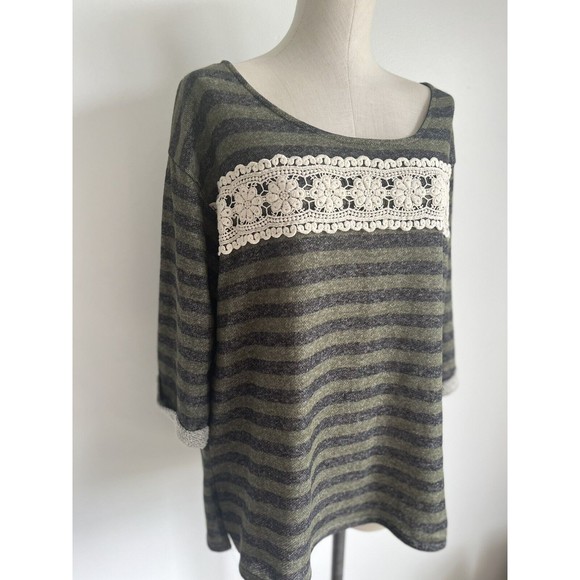 Altar'd State Floral Lace Top Green Striped 3/4 Sleeve Size Medium - Picture 2 of 10